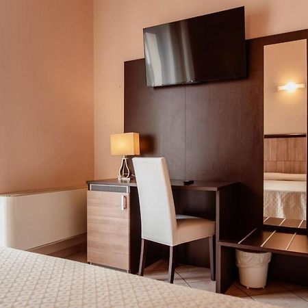 Hotel Rossi Манчіано Екстер'єр фото