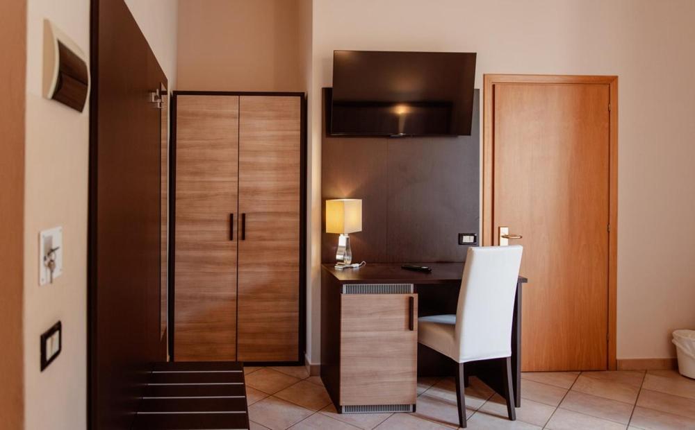 Hotel Rossi Манчіано Екстер'єр фото