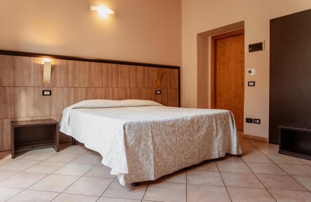 Hotel Rossi Манчіано Екстер'єр фото