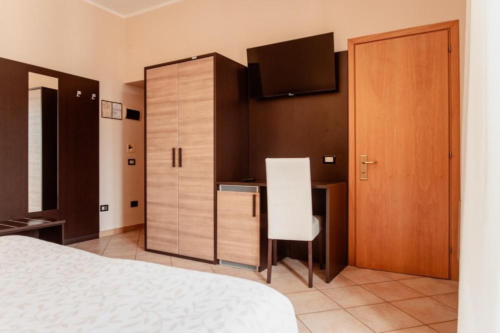 Hotel Rossi Манчіано Екстер'єр фото