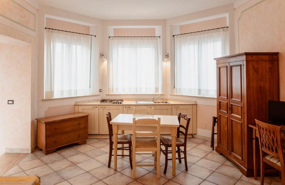 Hotel Rossi Манчіано Екстер'єр фото