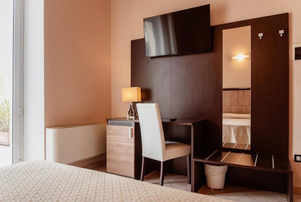 Hotel Rossi Манчіано Екстер'єр фото