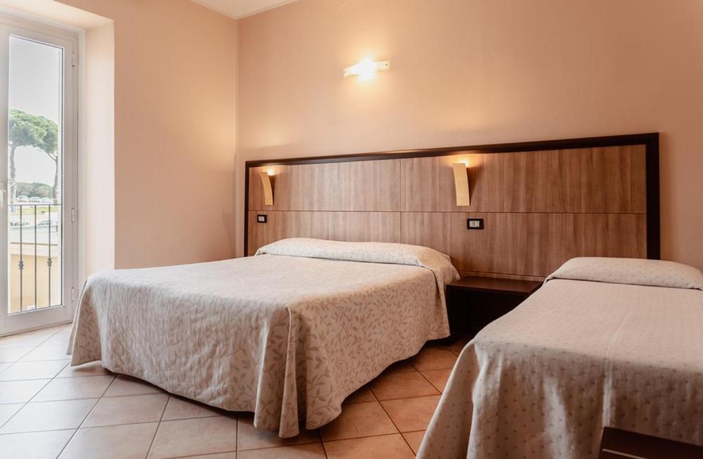 Hotel Rossi Манчіано Екстер'єр фото