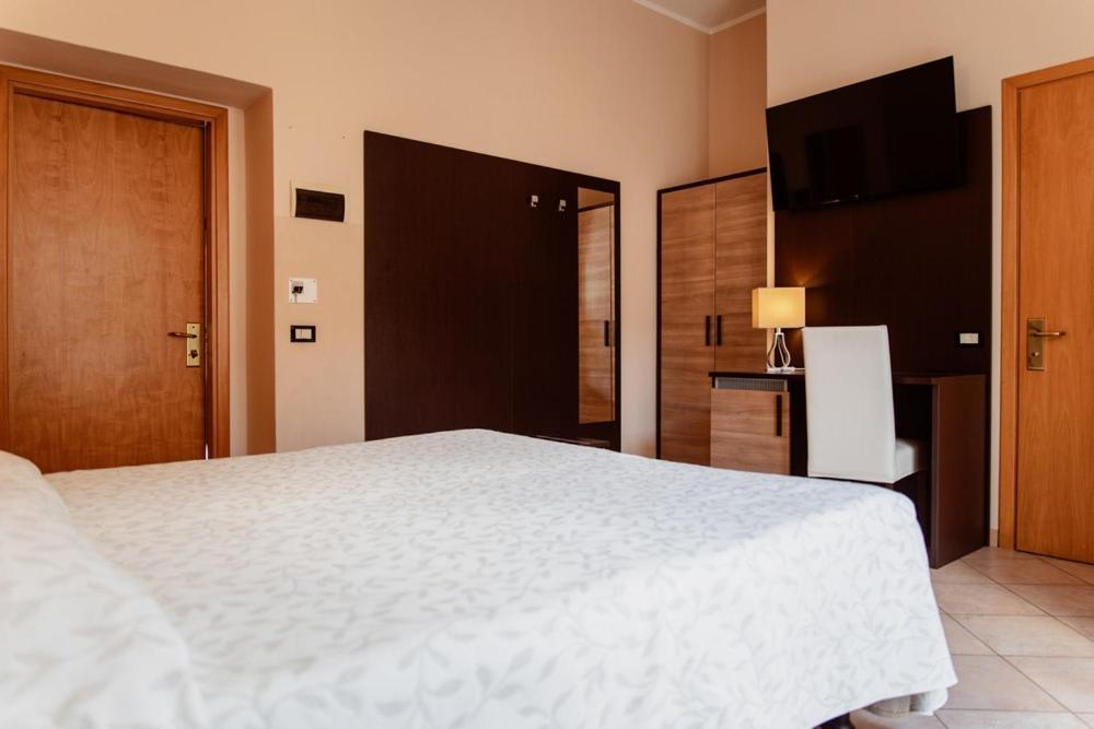 Hotel Rossi Манчіано Екстер'єр фото